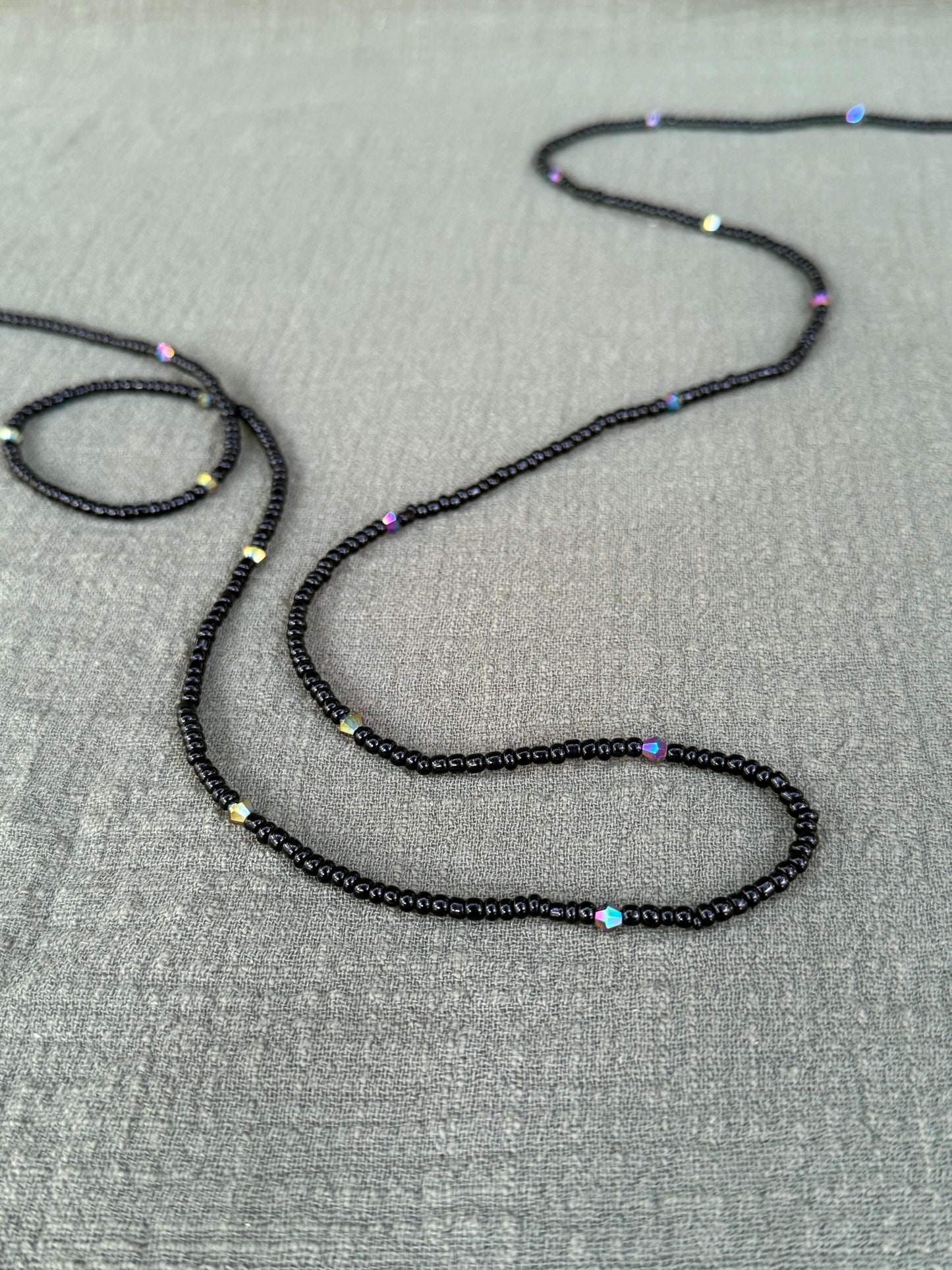 Black Pearl waist beads – handmade Ghanaian body jewelry by Tòma Lina