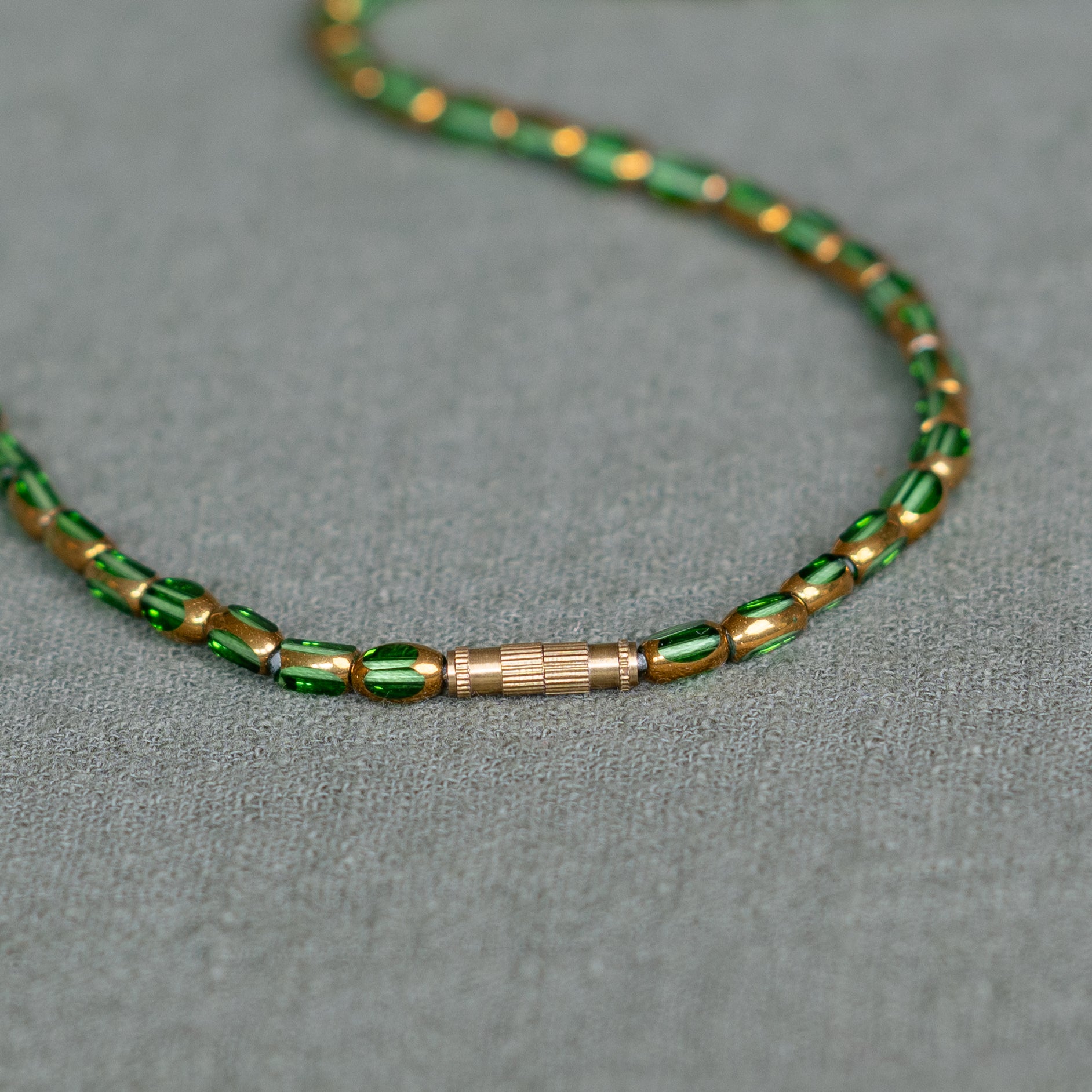 removable waist bead closure by Tòma Lina 